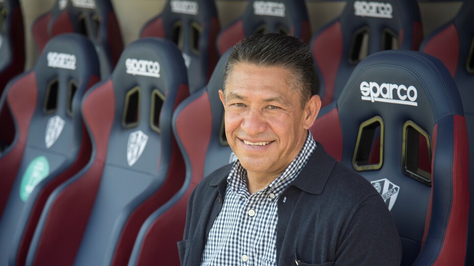 Ignacio Ambriz, en el campo del Alcoráz del Huesca