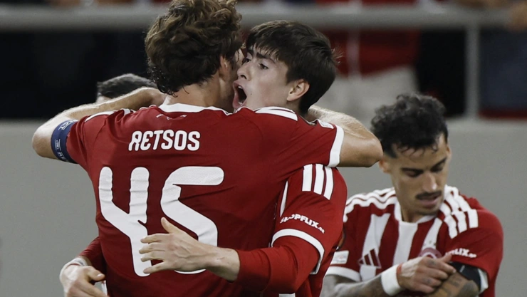 Armando La Hormiga González festeja su gol anotado en la Europa League con el Olympiacos