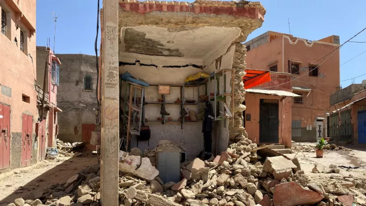 escombros y fachadas derrumbadas