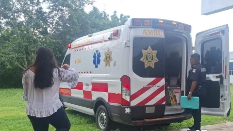 Maestra termina en el hospital tras ELECTROCUTARSE por culpa de un cargador en Motul