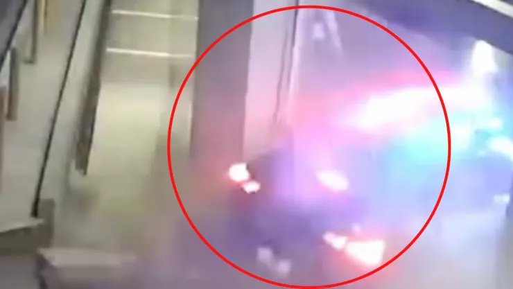 VIDEO: Momento EXACTO en que patrulla se impacta contra laboratorio en Tlaxcala