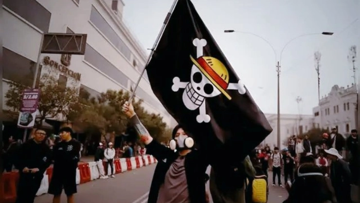 Generación-Z-protesta-en-Perú-contra-reformas-de-Dina-Boluarte-usan-bandera-de-One-Piece