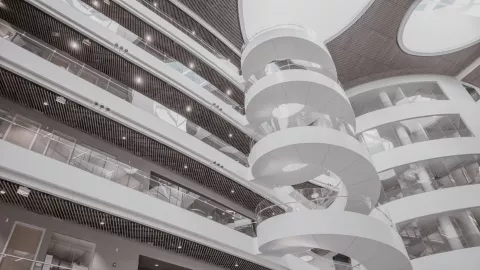 hombre de arrojó del tercer piso en plaza fórum buenavista.jpg