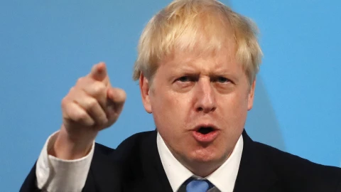 Boris Johnson gesticula mientras habla después de ser anunciado como el nuevo líder del Partido Conservador británico, el martes 23 de julio de 2019 en Londres. Johnson se convertirá en el próximo primer ministro del país. Imagen: AP