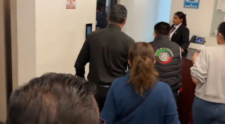 ¿Qué ocurrió en el Senado Trabajador se accidenta y es trasladado al hospital.