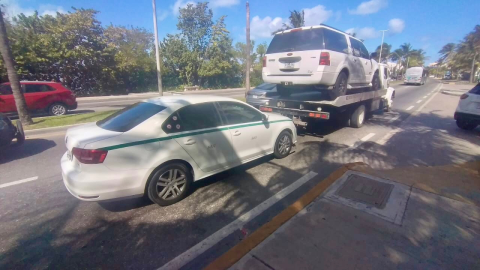 Detienen a taxistas en Cancún por persecución a un Uber