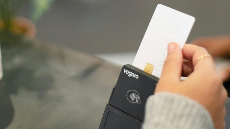 Las “white cards” son el nuevo método de estafa y te decimos cómo protegerte.