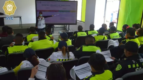 policías tránsito ambulancias