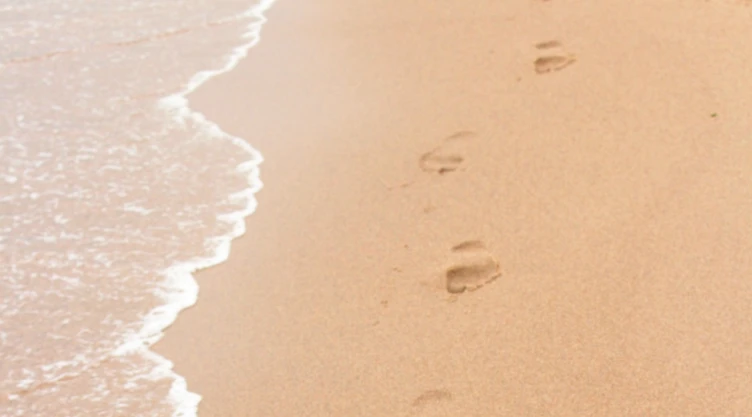 ¿Qué hay debajo de la arena de las playas?