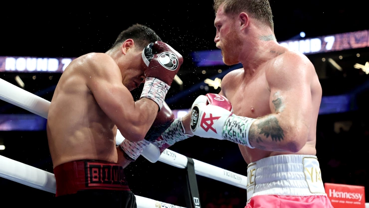 Canelo Alvarez v Dmitry Bivol round 9 EN VIVO
