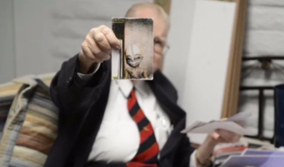 Boyd Bushman, un ex ingeniero de Lockheed Martin, detalla que hay 18 extraterrestres que trabajan en el Área 51