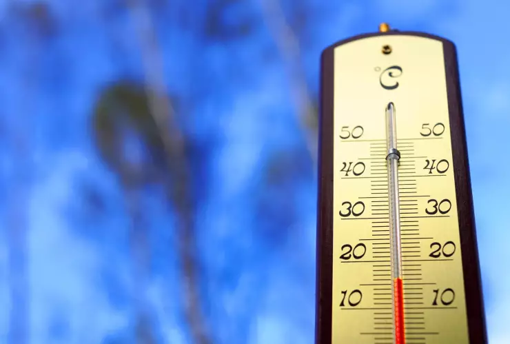 Termómetro que marca las bajas temperaturas