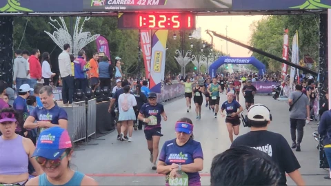 Así se vivió el inicio del Marat’hon Mérida 2026 hoy domingo 4 de enero con más de 6 mil corredores