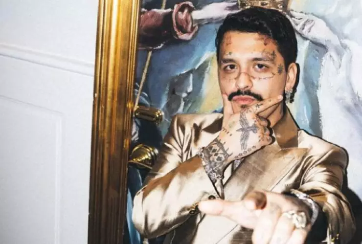 Christian Nodal explica por qué no escribe canciones para su hija