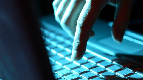 ¡Cuidado! La nueva estafa que te deja sin dinero con solo un botón