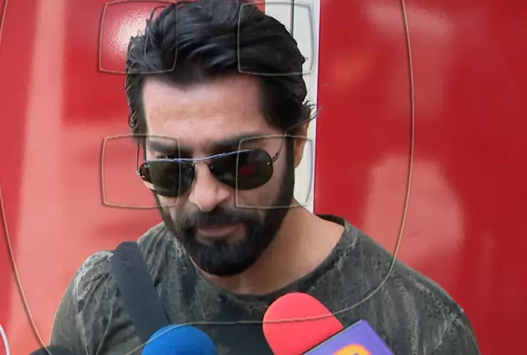 Arturo Carmona se mantiene al margen de los rumores de infidelidad de Cruz Martínez