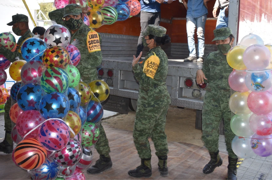 ¡La Secretaría de la Defensa Nacional nuevamente se une a las filas del Juguetón Azteca! ¡Unos verdaderos héroes!