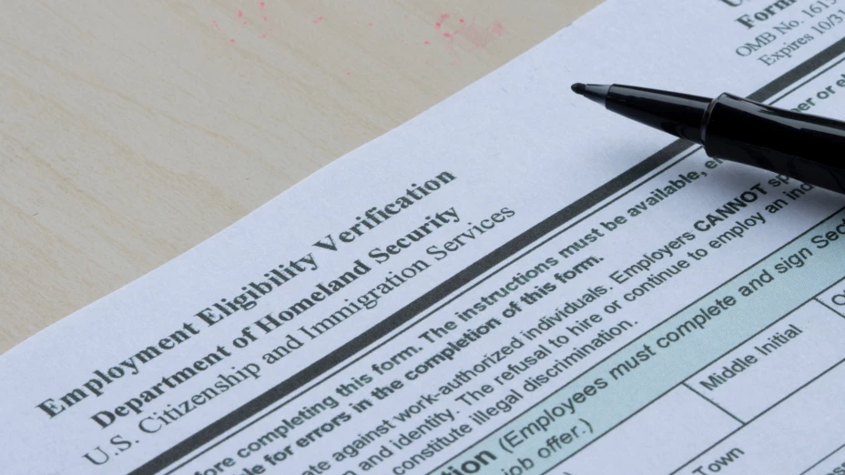 Un formulario del USCIS.