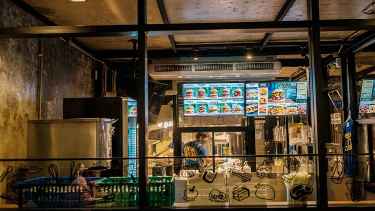 Local de una hamburguesería en EU