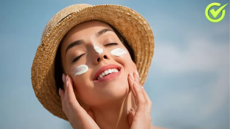 Cómo reaplicar protector solar sobre el maquillaje sin que se arruine el look Consejos clave.jpg