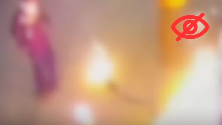 Prende fuego junto a una motocicleta en plena carga de gasolina y todo termina en detención