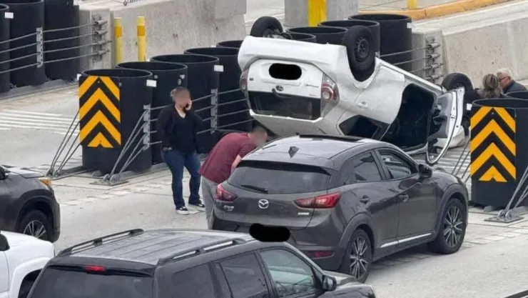 Accidente vehicular hoy 25 de abril en la Garita de San Ysidro Tijuana