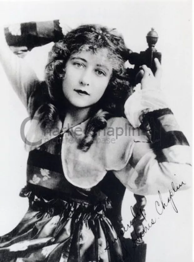 charlie chaplin mujeres