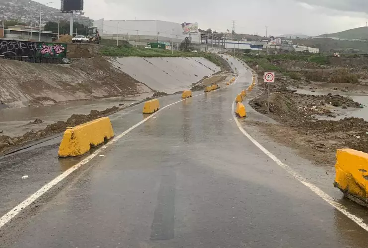 Cerrarán terraplén del puente Los Olivos por lluvias en Tijuana