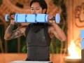 Un cubo más, que deberán sostener.