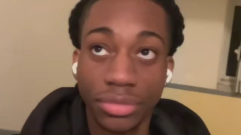 Muere influencer de 22 años tras estrellar su auto contra un muro de contención