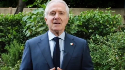 Santiago Creel declina