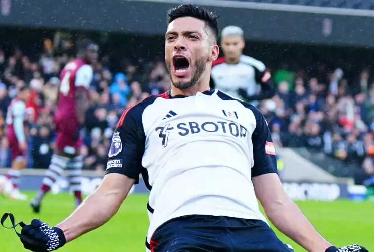 Raúl Jiménez celebra un gol con el Fulham