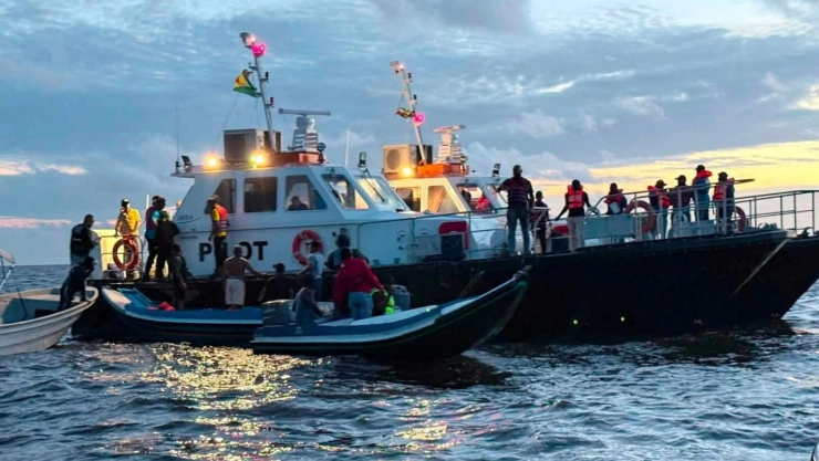Accidente de ferry en Guyana
