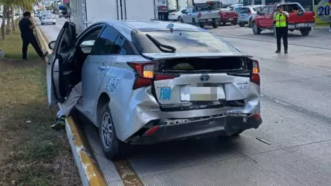 Personas lesionadas a causa de accidente en Blvd. Colosio en Cancún hoy 22 de mayo de 2025.jpg