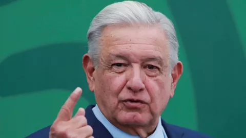 amlo persona non grata Peru