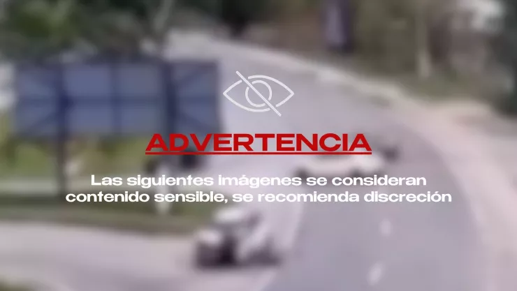 VIDEO: Conductor atropella a cuatro personas que intentaban cruzar la calle tras intentar evitar un choque