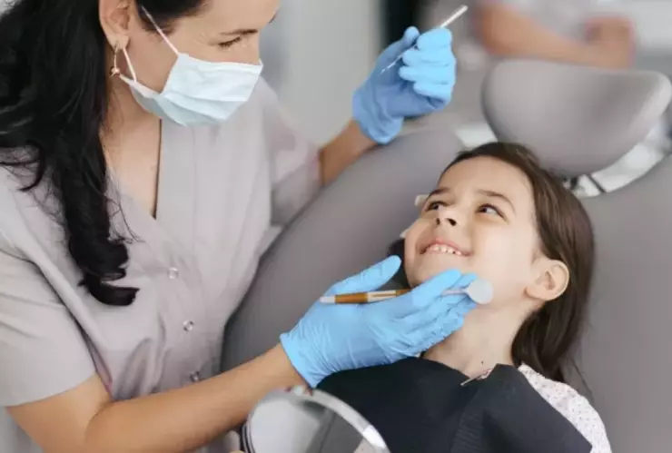 Niña muere al acudir al dentista.