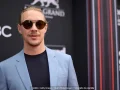 Diplo asistió a los premios con gran actitud.