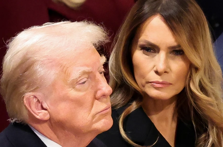 Fotos y momentos destacados de Donald Trump y Melania durante la toma de protesta presidencial.