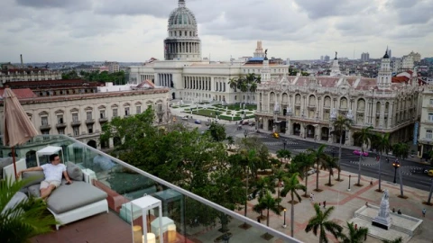 Cuba entrega licencias para sector privado