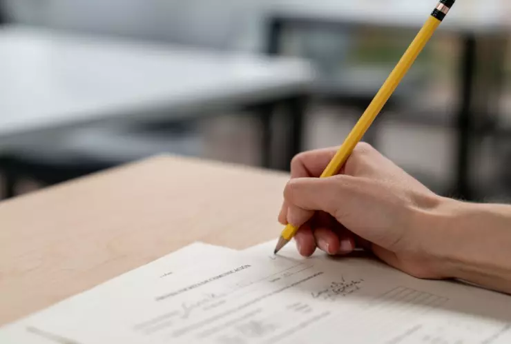 Estudiante durante examen UNAM 2024