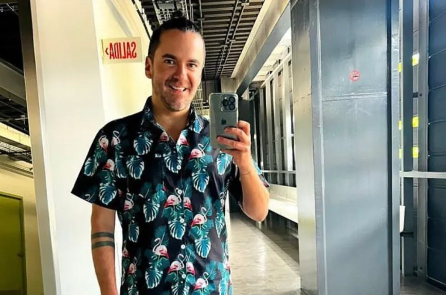 Mauricio foto en espejo.jpg