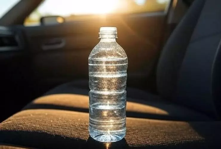 ¿Dejaste la botella de agua en el coche? ¡Cuidado! Advierten que podría provocar cáncer