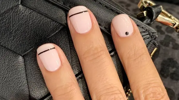 Uñas francesas horizontales