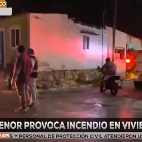 Niño provoca incendio en Campeche.
