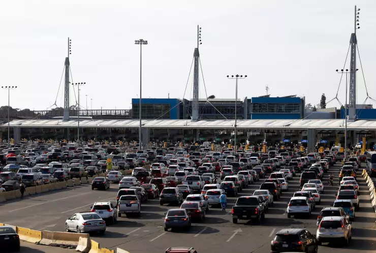 Hasta noviembre extiende EUA cierre fronterizo con México