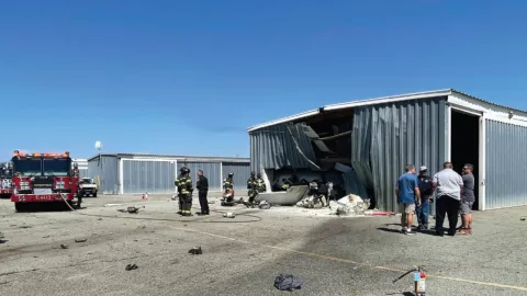 Choque de dos aviones en aeropuerto de California