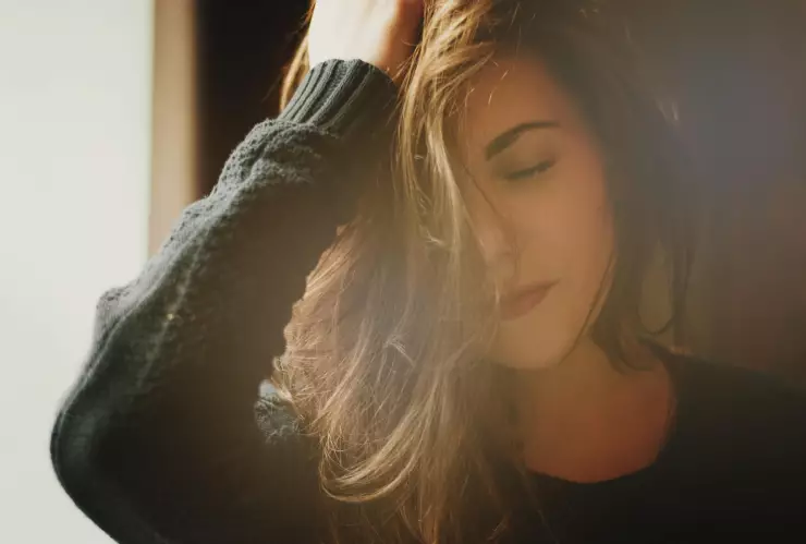 ¿Por qué no se debe tirar el cabello humano a la basura?