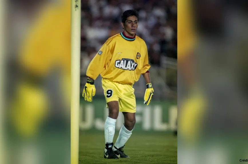 7 Jorge Campos equipos en su carrera.jpg
