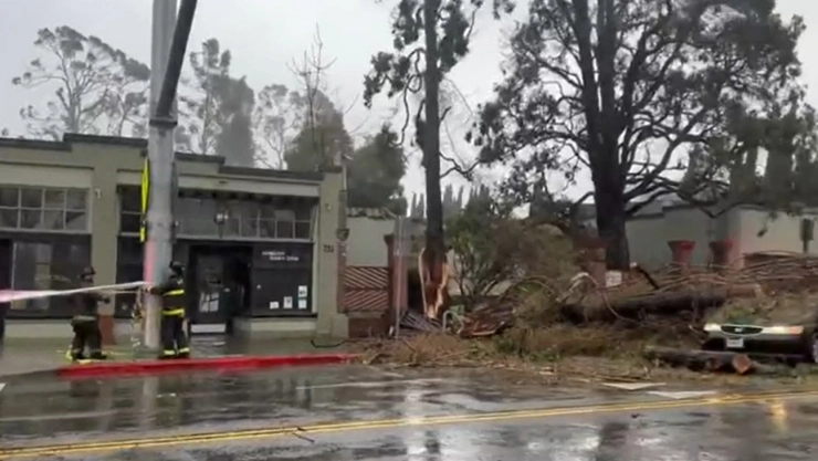 personas California alerta meteorológica